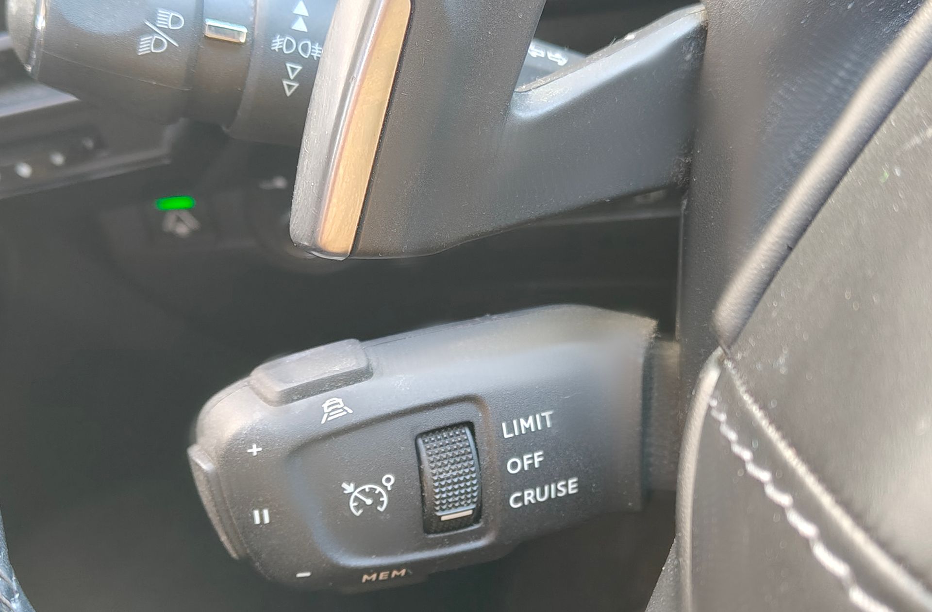 DS DS 7 Crossback E-Tense 300 Grand Chic 4WD - foto 31