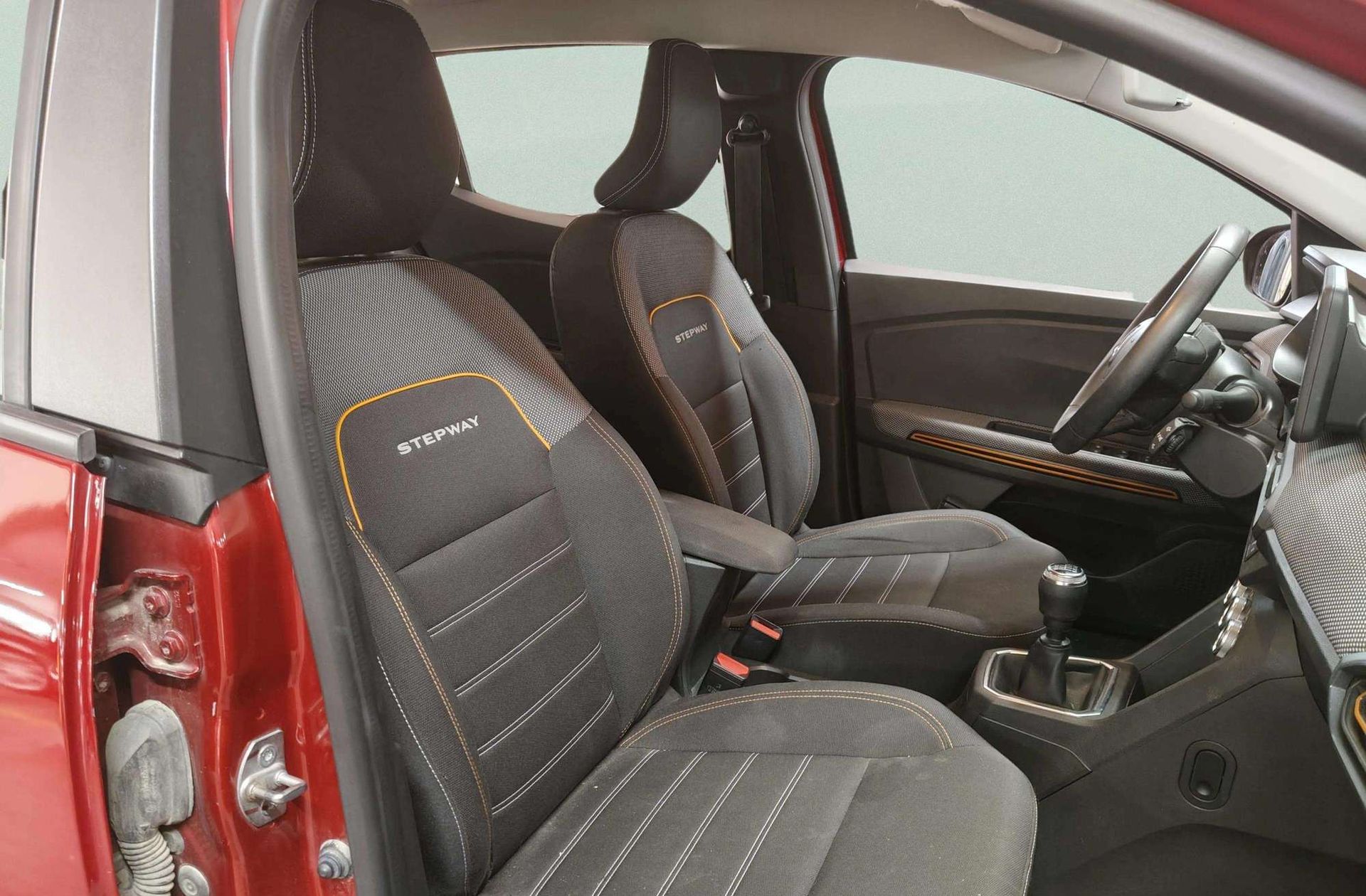 Dacia Sandero Stepway Comfort TCe - foto 19