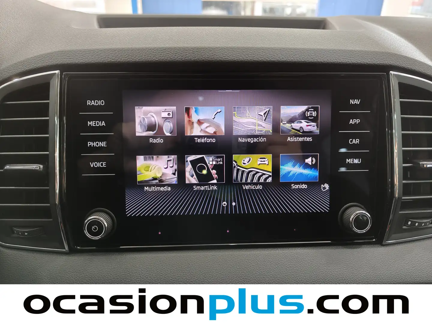 Foto Skoda Karoq Skoda Karoq 1.5 TSI ACT Design DSG  (150 CV)