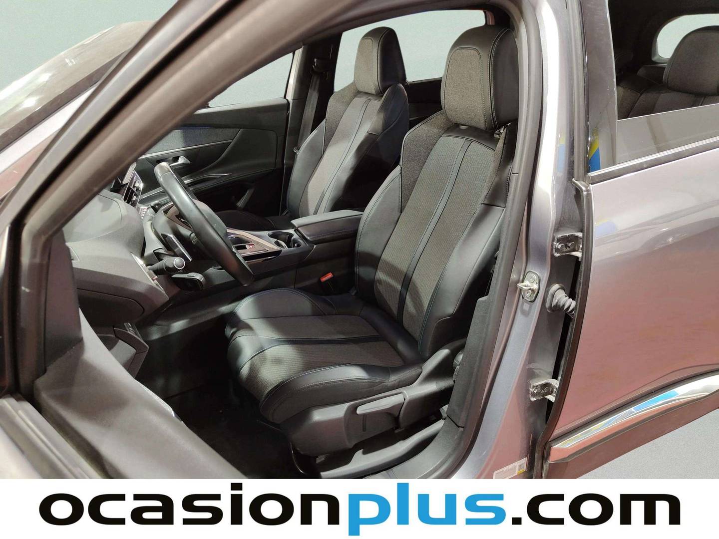 Foto asientos delanteros Peugeot 5008 Peugeot 5008 PureTech 130 S&S Allure Pack EAT8 (130 CV) 7 Plazas