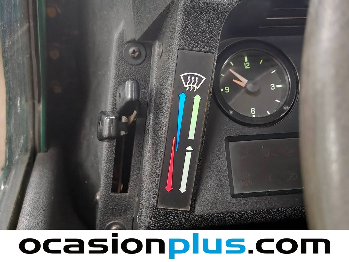 Foto Land Rover Defender Land Rover Defender 2.5 TD5 90 SW S (122 CV)