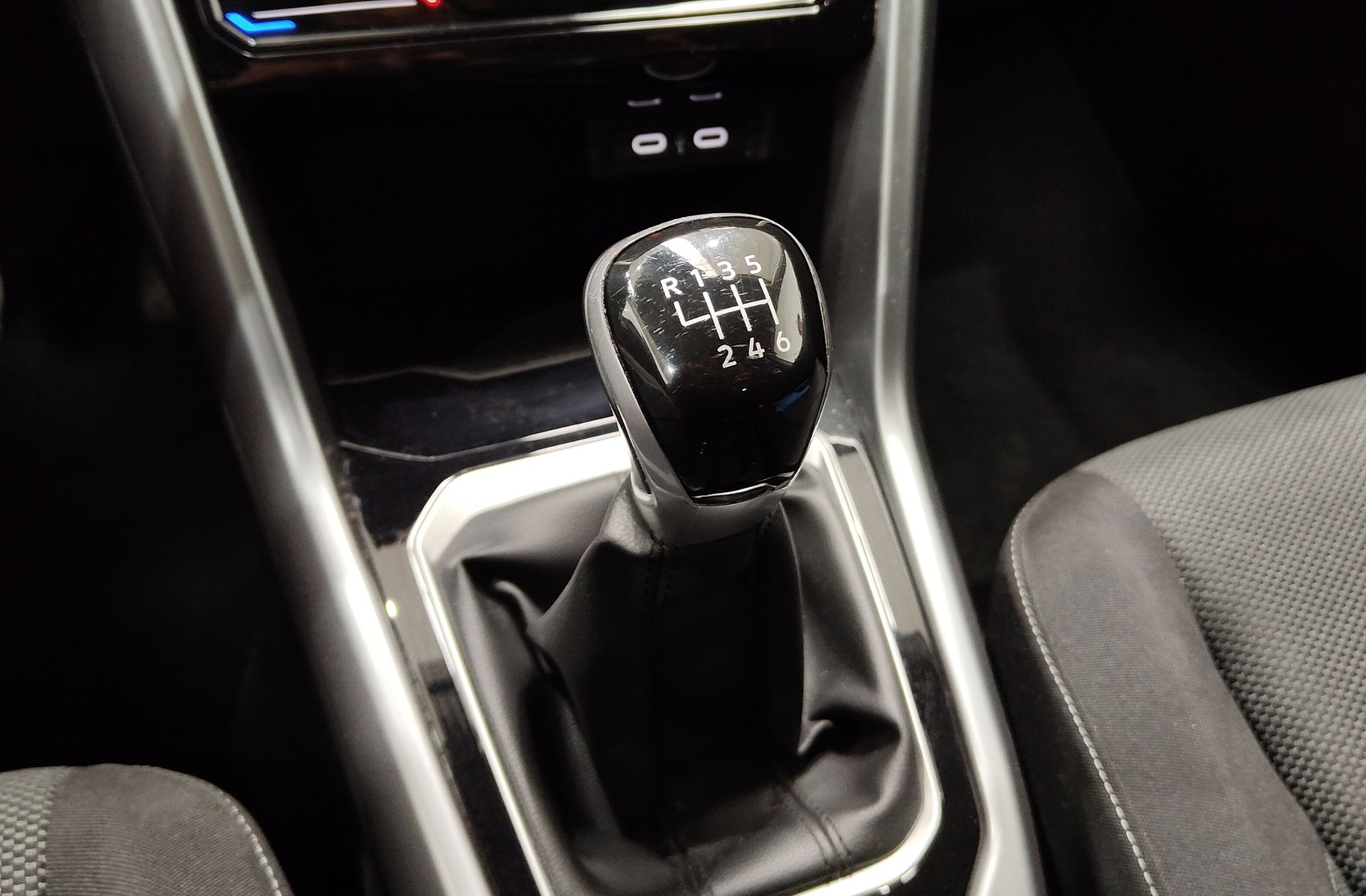 Volkswagen T-Roc Life 2.0 TDI - foto 5