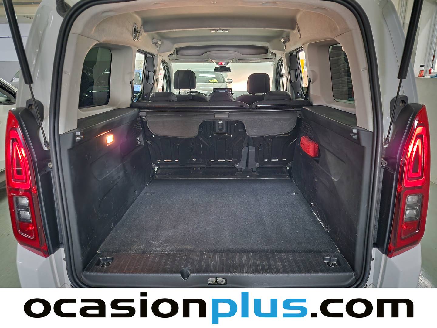 Fotos maletero Opel Combo Life Opel Combo Life 1.5 TD S&S Selective XL Auto (130 CV)