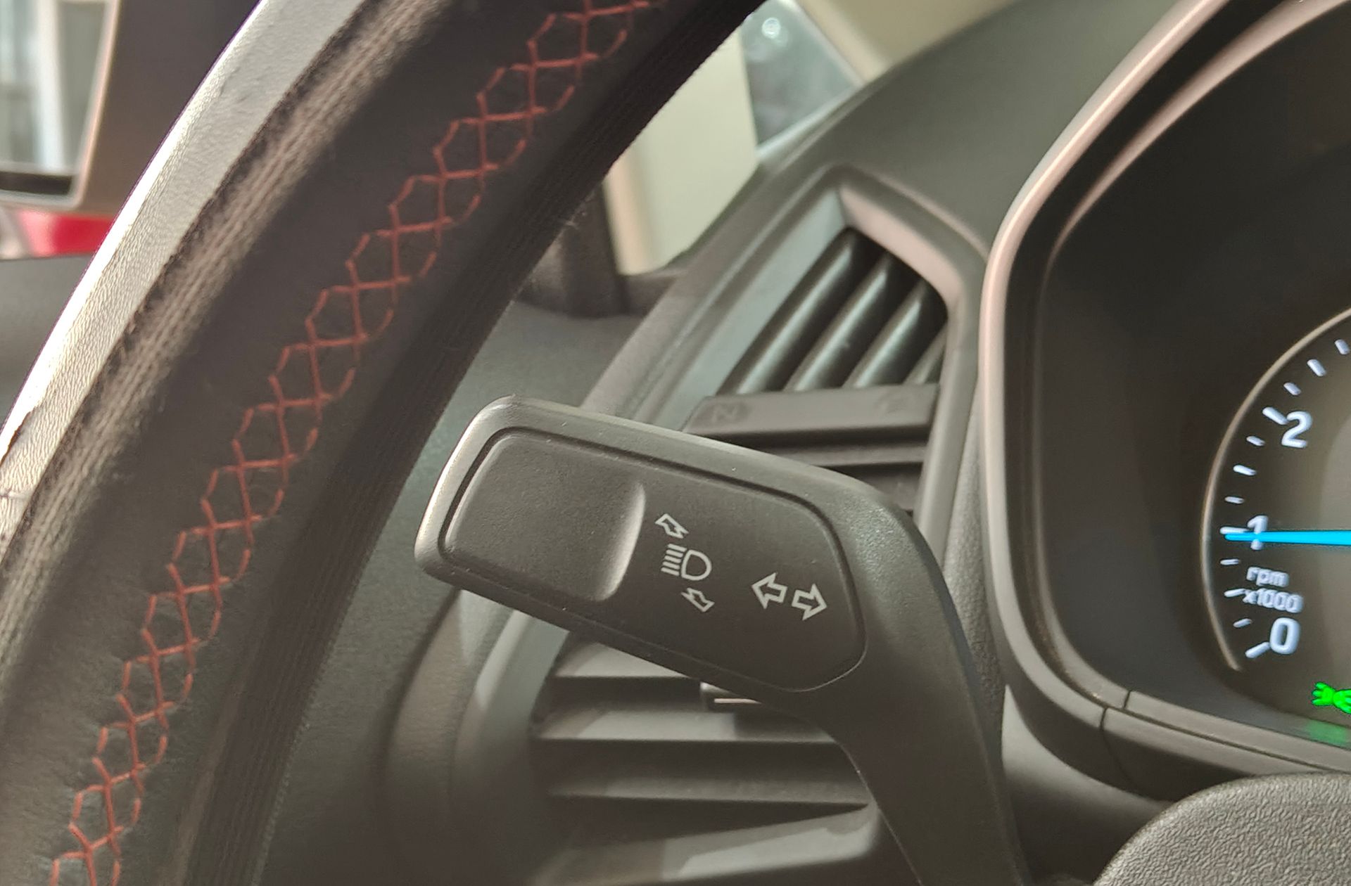 Ford EcoSport 1.0L EcoBoost ST Line - foto 21