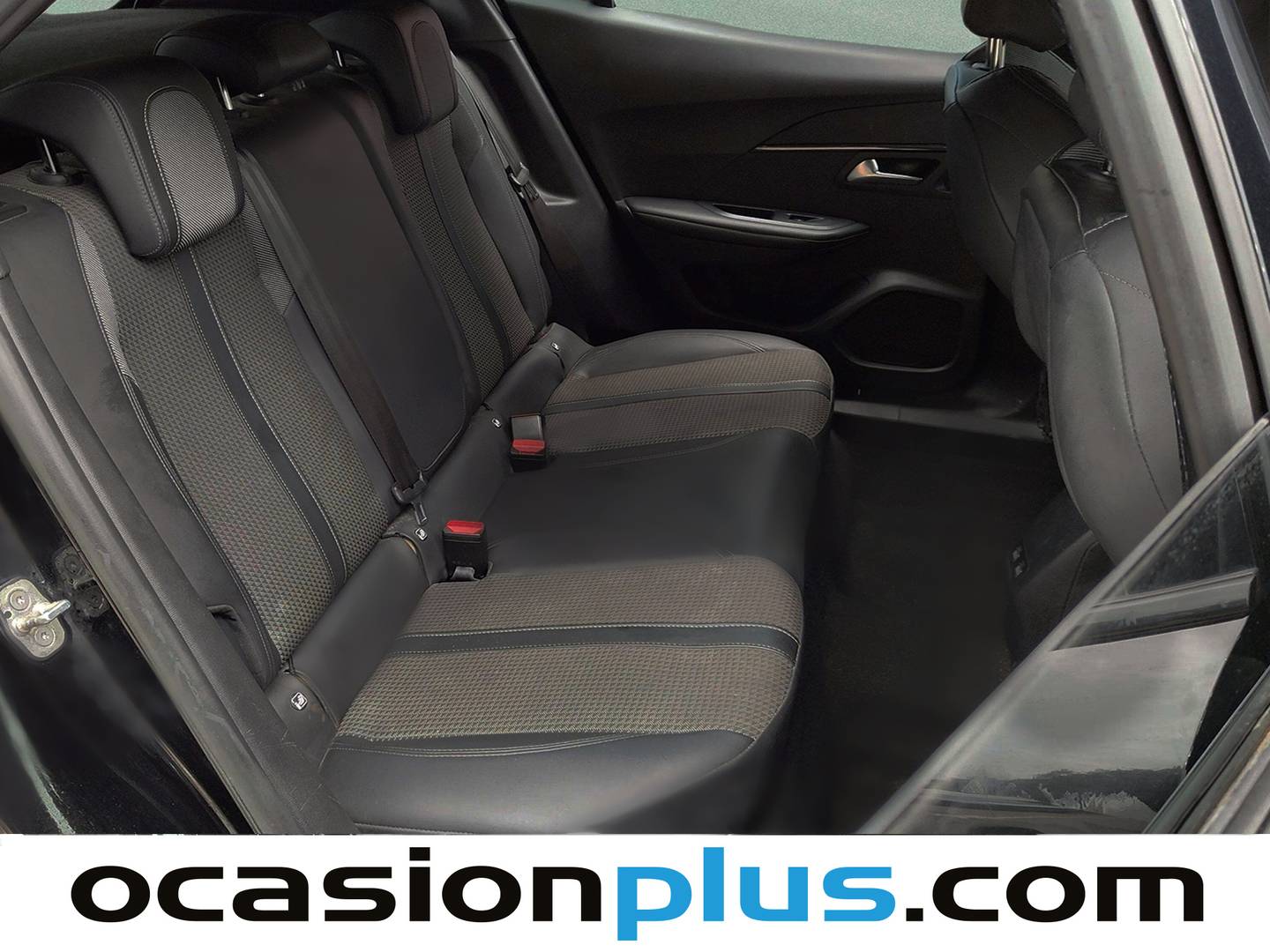 Peugeot 2008 Peugeot 2008 PureTech 130 S&S GT EAT8 (130 CV) gasolina