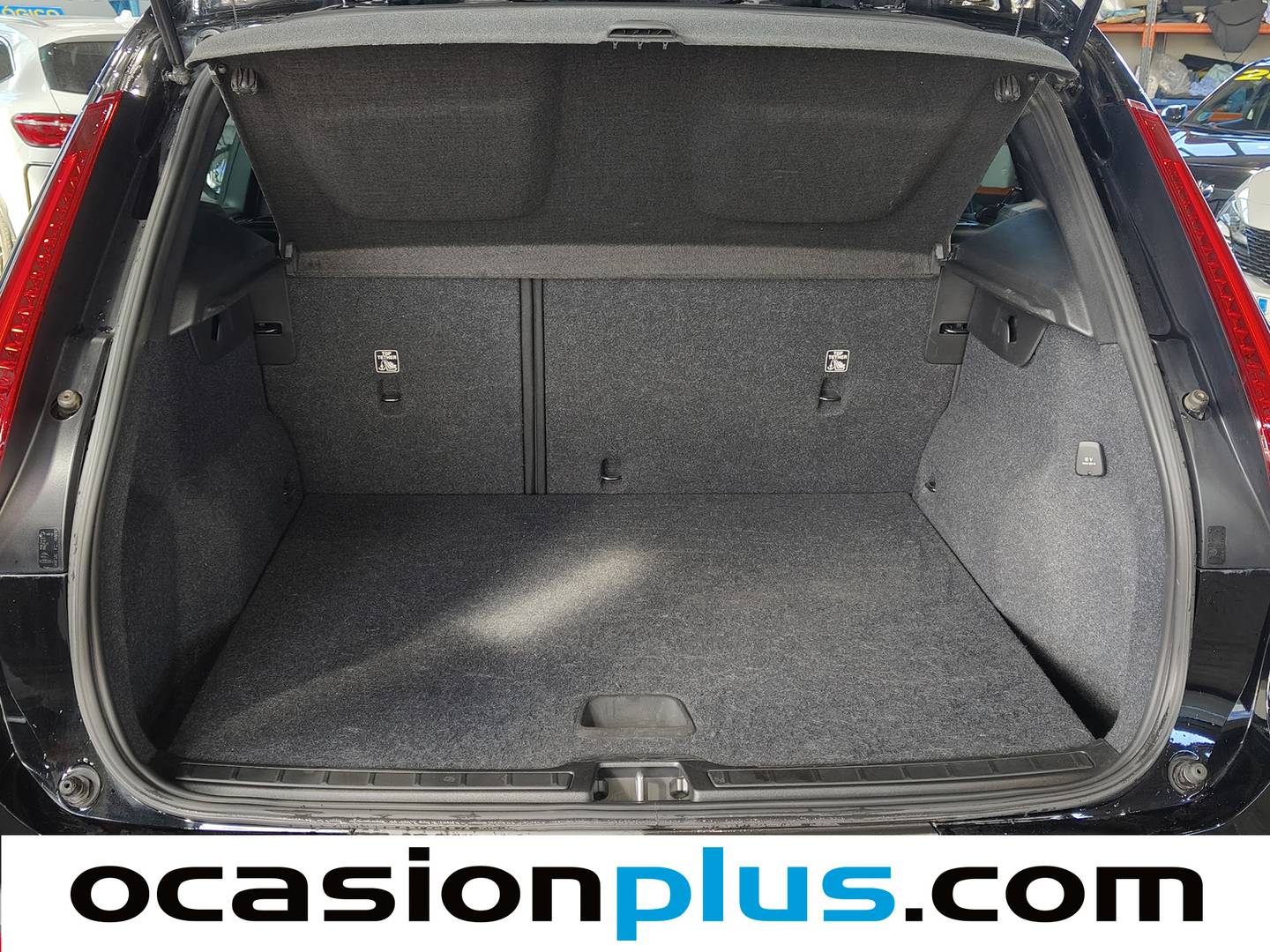 Fotos maletero Volvo XC40 Volvo XC40 T2 Momentum Core (129 CV)