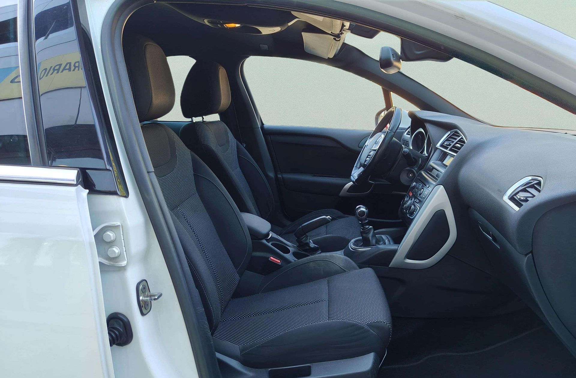 Citroën DS4 1.6 e-HDi STT Design - foto 14