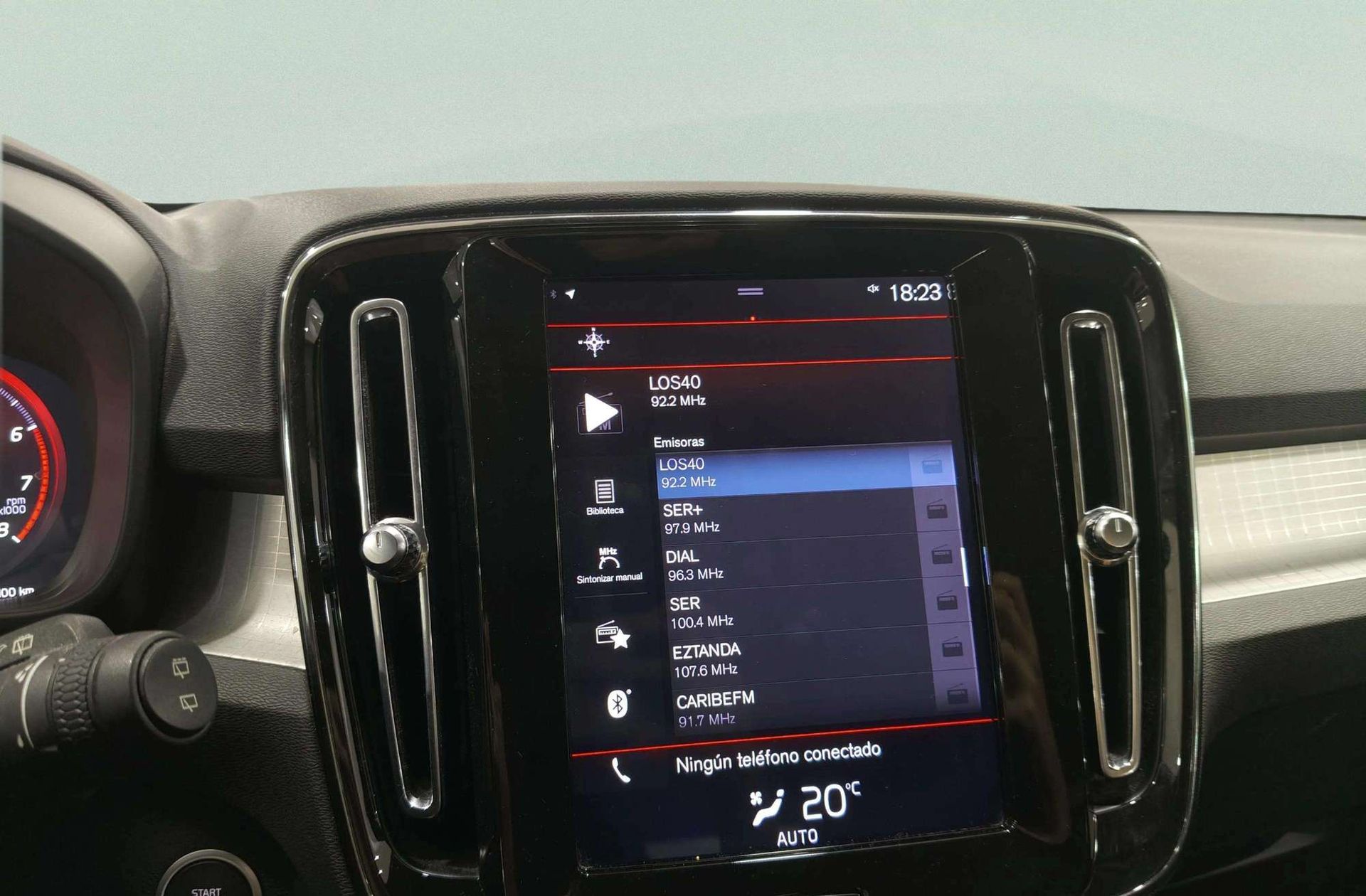 Volvo XC40 T3 Momentum Pro - foto 35