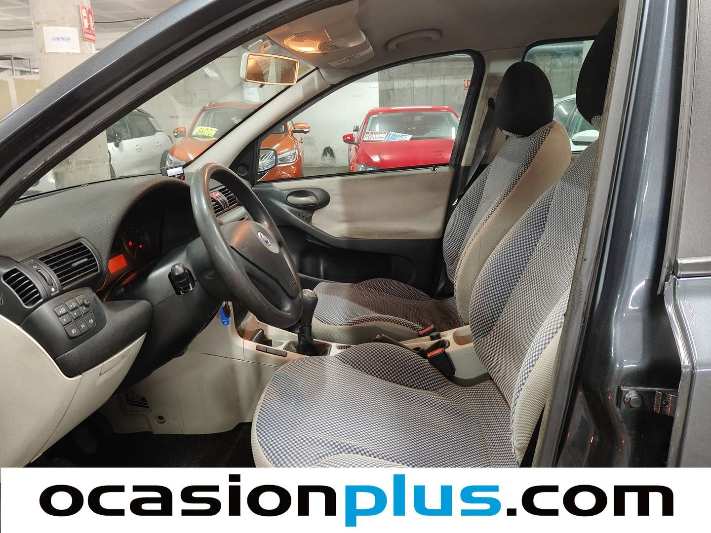 Foto asientos delanteros Fiat Stilo Fiat Stilo 1.9 JTD Multi Wagon Dynamic (115 CV)
