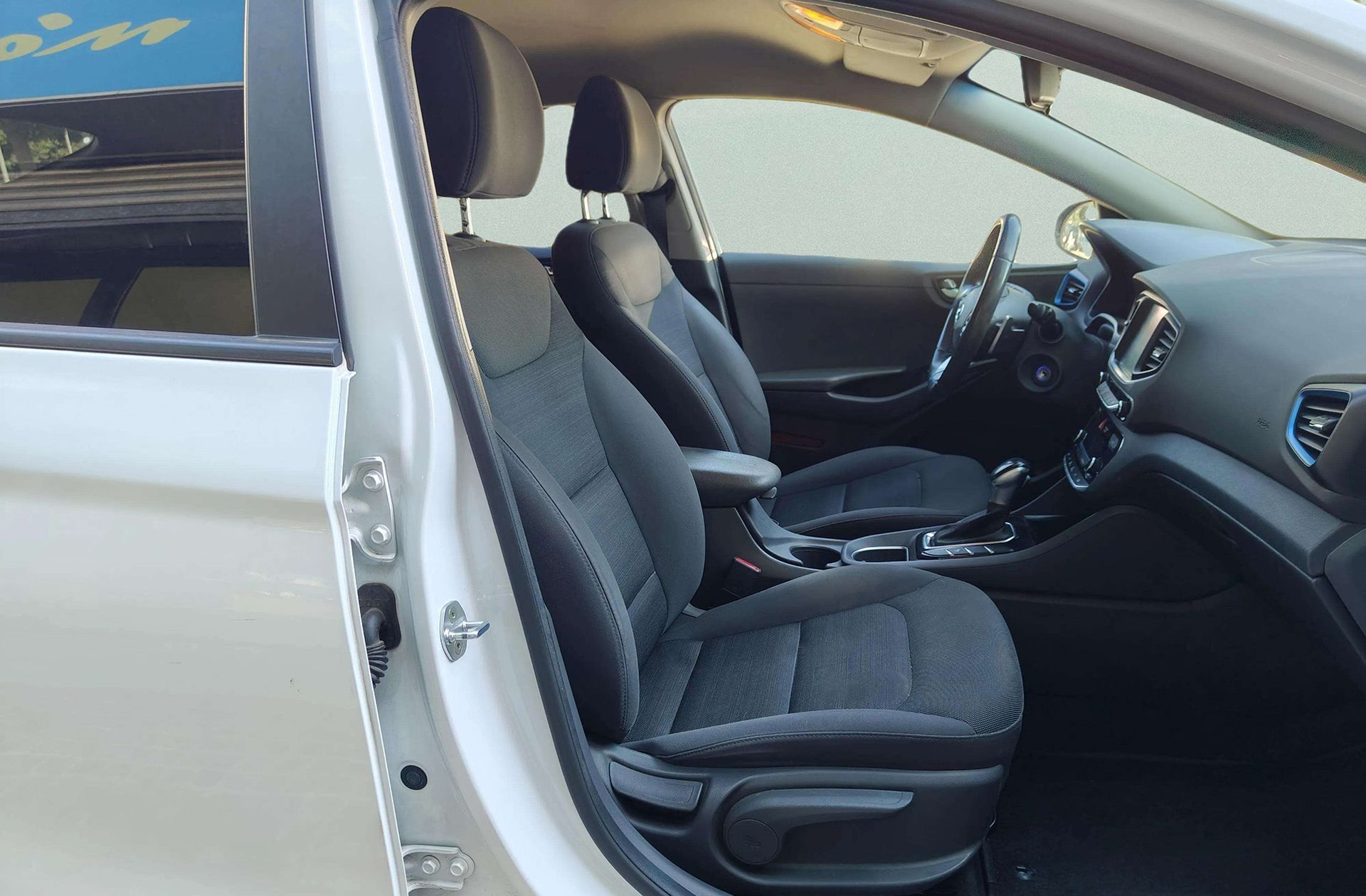 Hyundai Ioniq 1.6 GDI HEV Klass DCT - foto 18