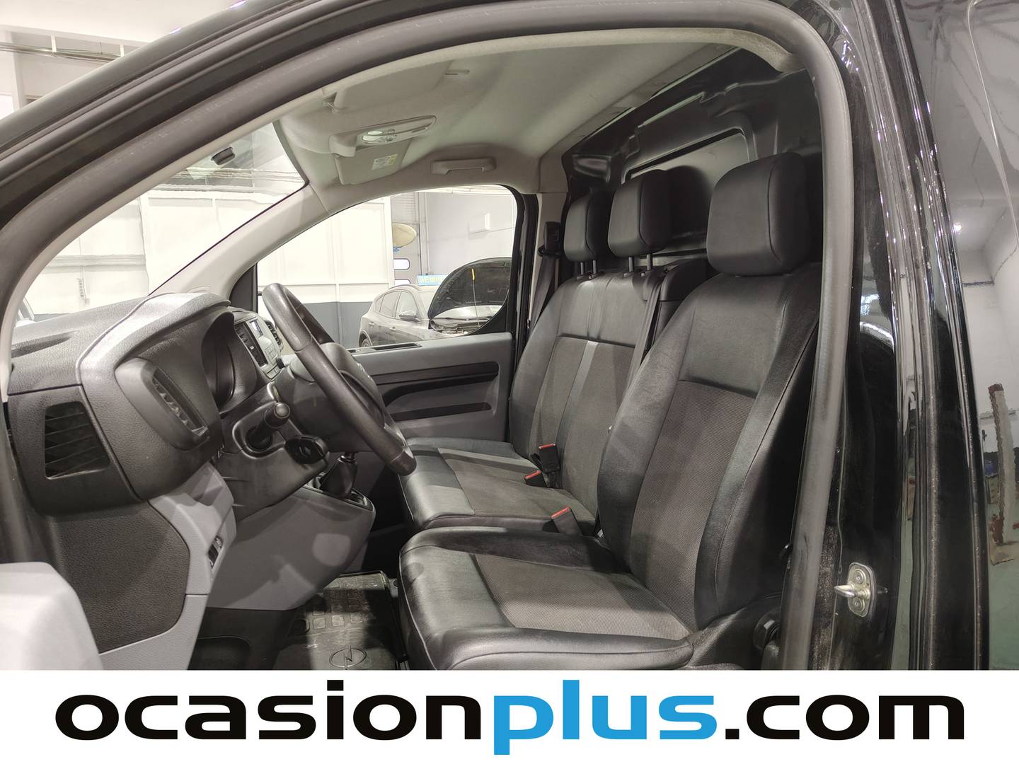 Foto asientos delanteros Opel Vivaro Opel Vivaro Furgon 2.0 Diésel L Incemental Expression (145 CV)