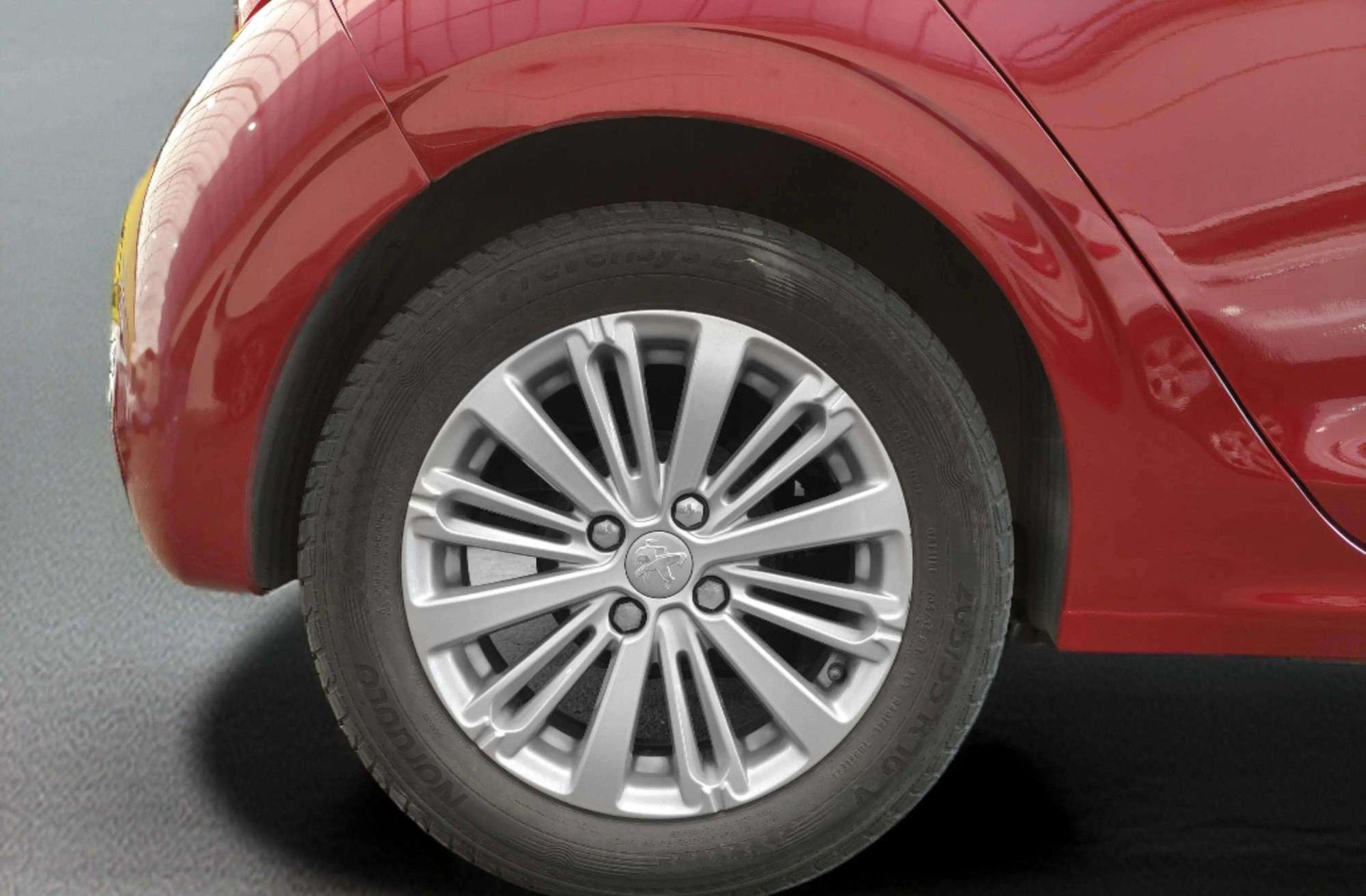Peugeot 208 Style BlueHDi - foto 38