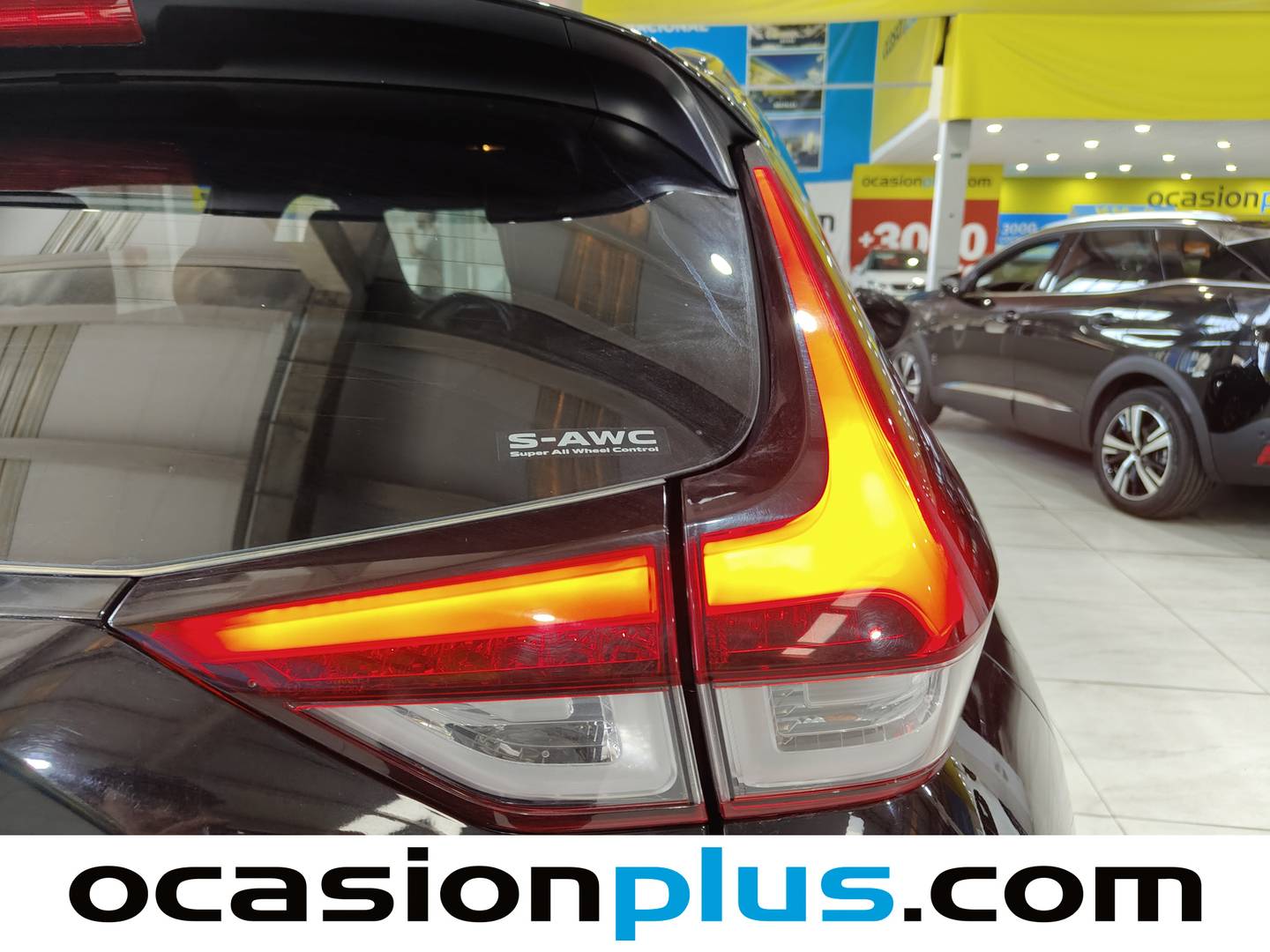 Foto Mitsubishi Eclipse Cross Mitsubishi Eclipse Cross 2.4 PHEV Kaiteki 4WD Auto (188 CV)