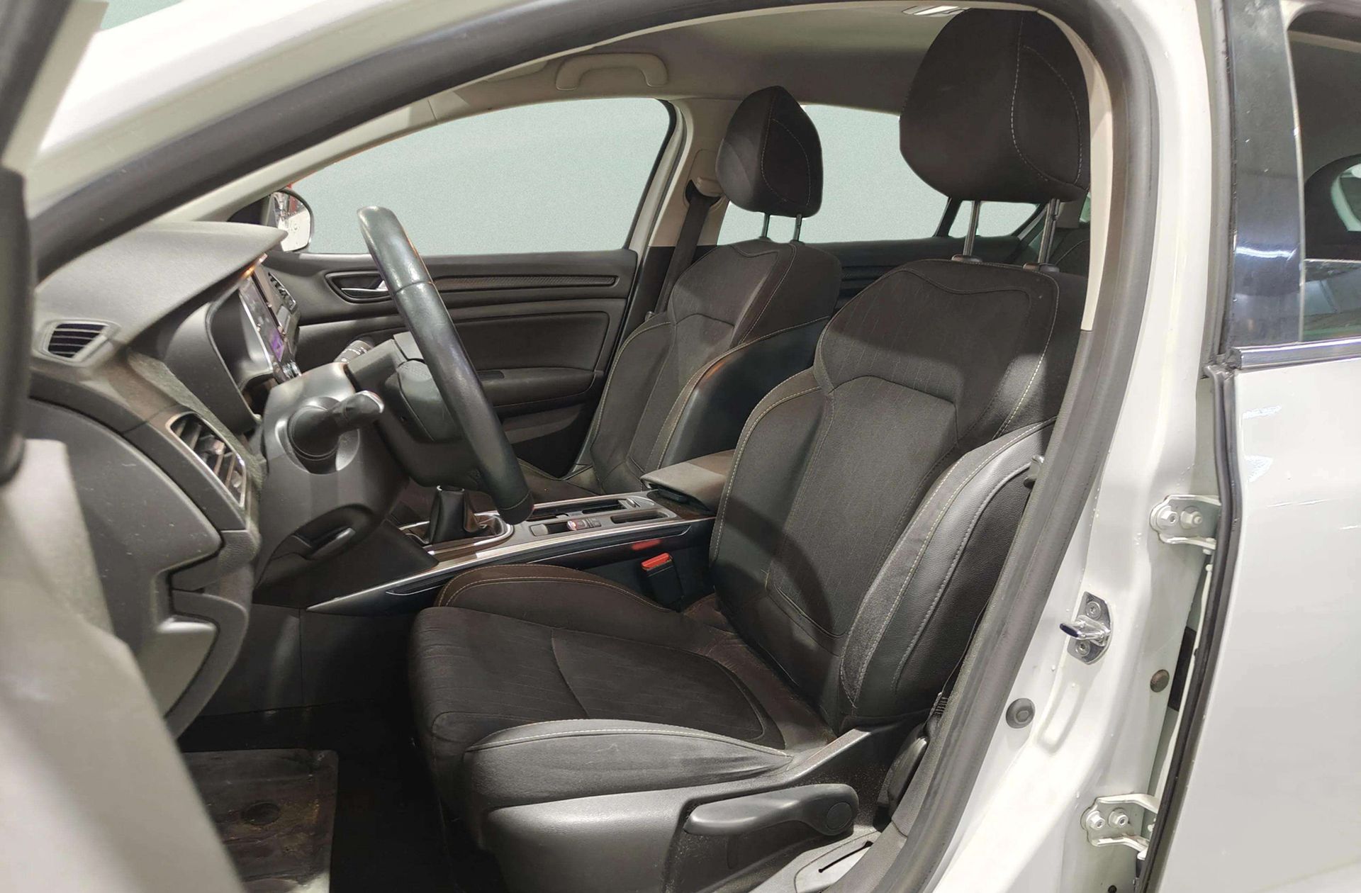 Renault Mégane Limited TCe GPF - foto 9