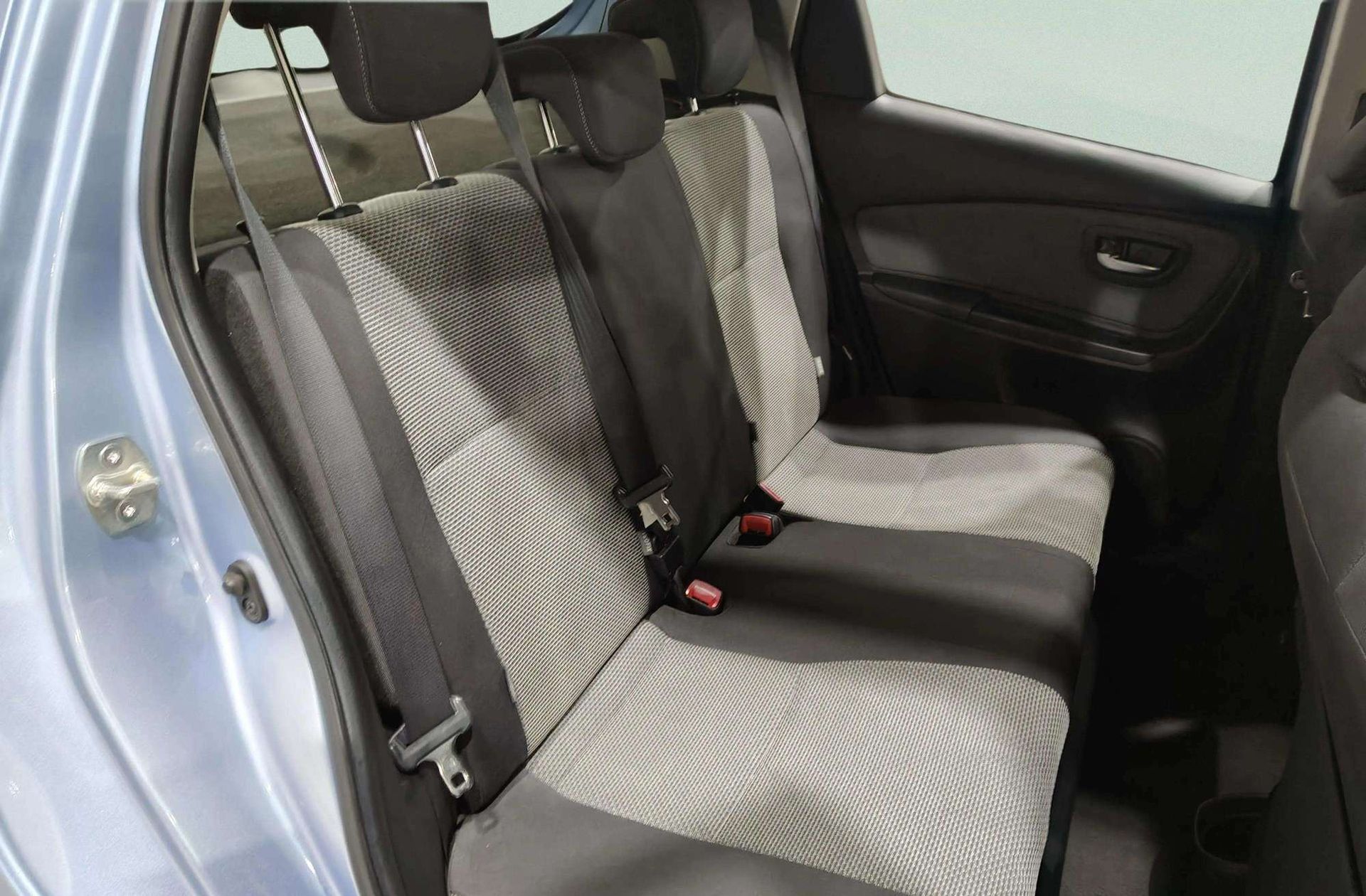 Toyota Yaris 1.5 Hybrid Active - foto 15