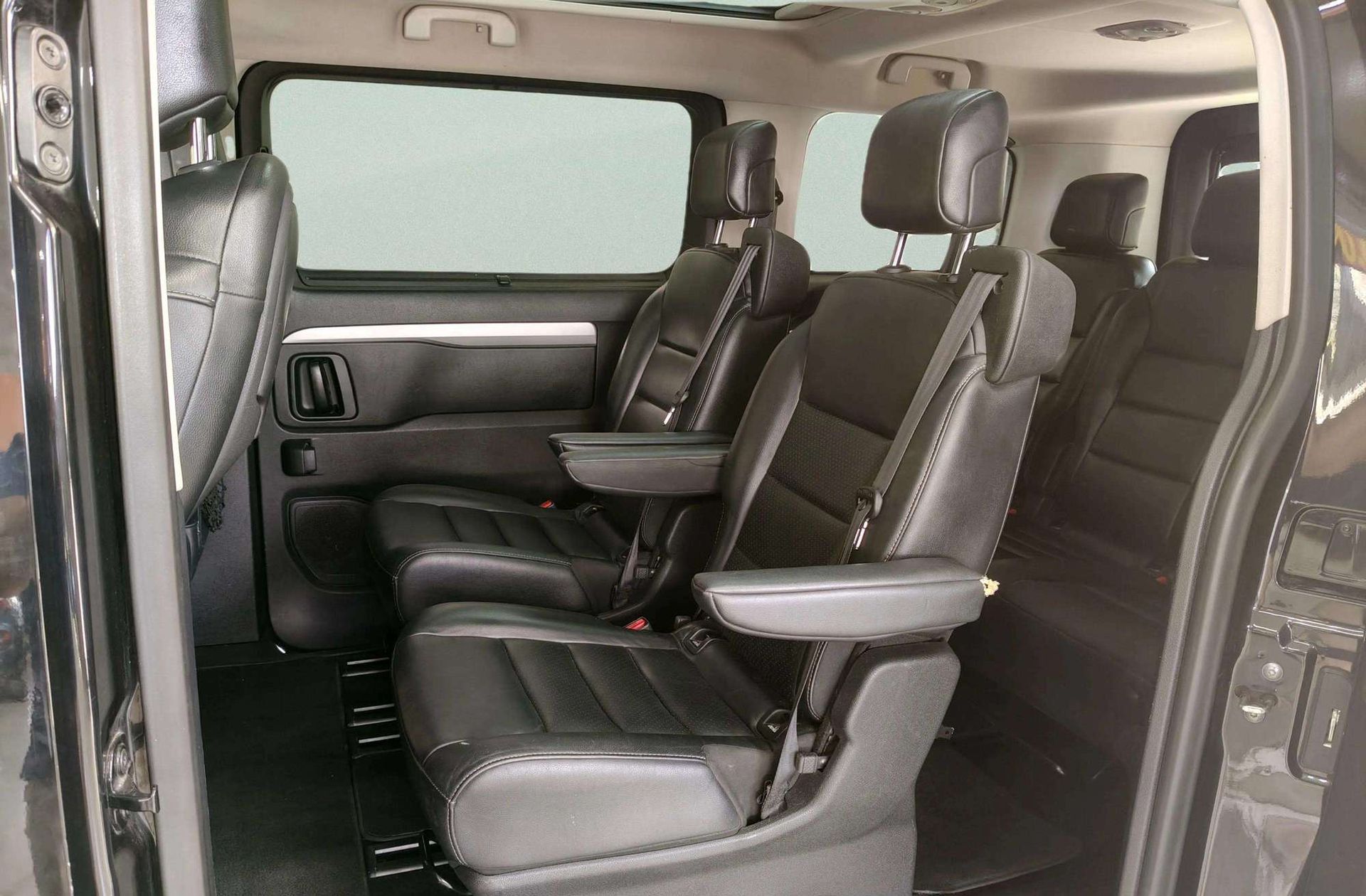 Peugeot Traveller BlueHDi 150 Allure Standard EAT6 7 plazas - foto 17
