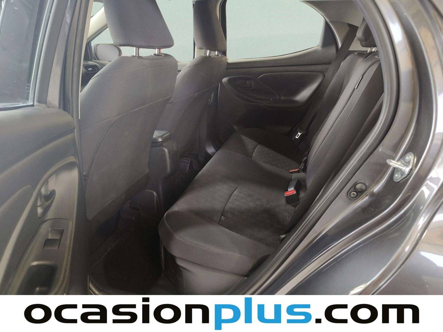 Foto asientos traseros Toyota Yaris Toyota Yaris 120H Active Plus (116 CV)