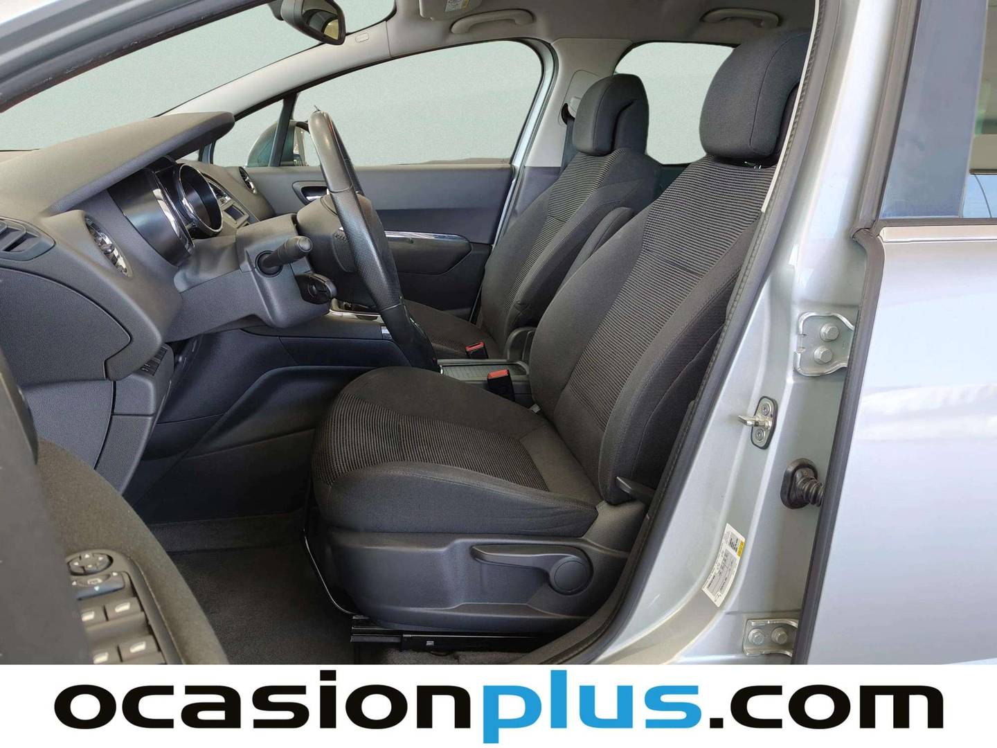 Foto asientos delanteros Peugeot 5008 Peugeot 5008 1.2 PureTech Style S&S (130 CV) 7 Plazas