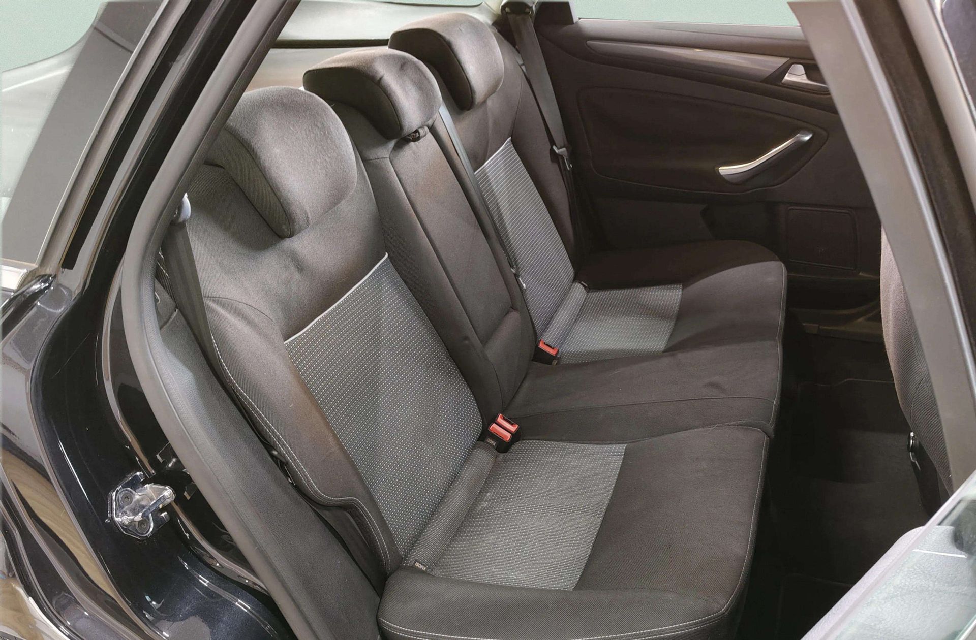 Ford Mondeo SportBreak 2.0 TDCi Limited Edition - foto 14