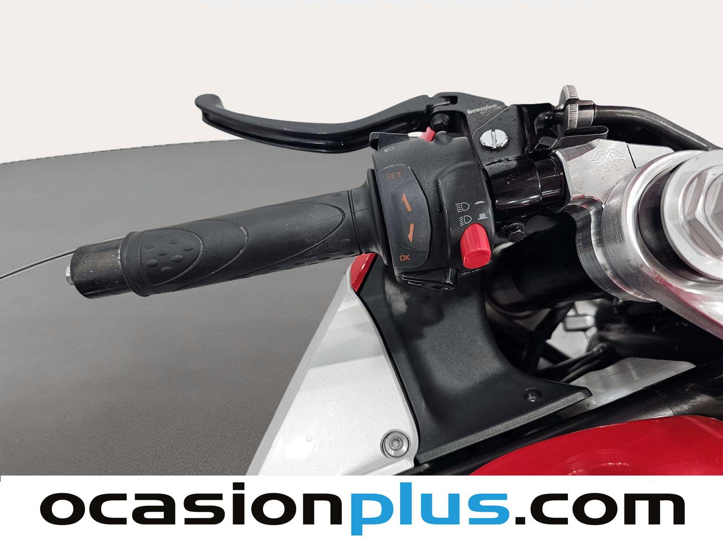 Equipamiento del MV Agusta F3 675 ABS MV Agusta F3 675 ABS F3 675 ABS (48 CV)