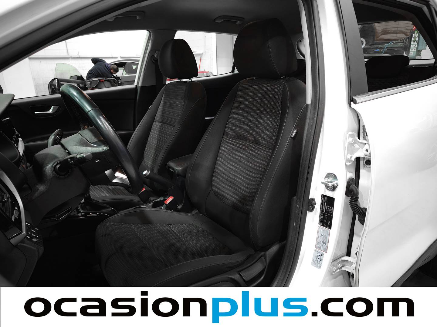 Foto KIA Stonic Kia Stonic 1.0 T-GDi MHEV Drive DCT (120 CV)