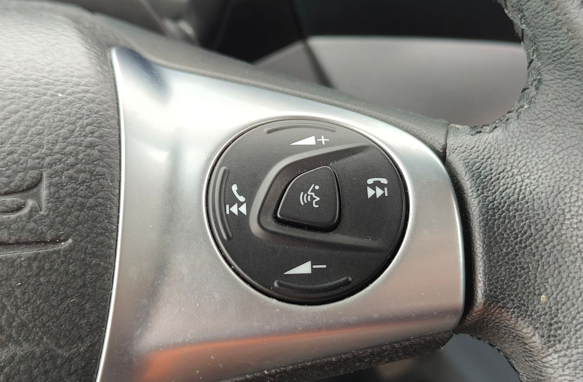 Ford C-Max 1.0 EcoBoost Trend - foto 24