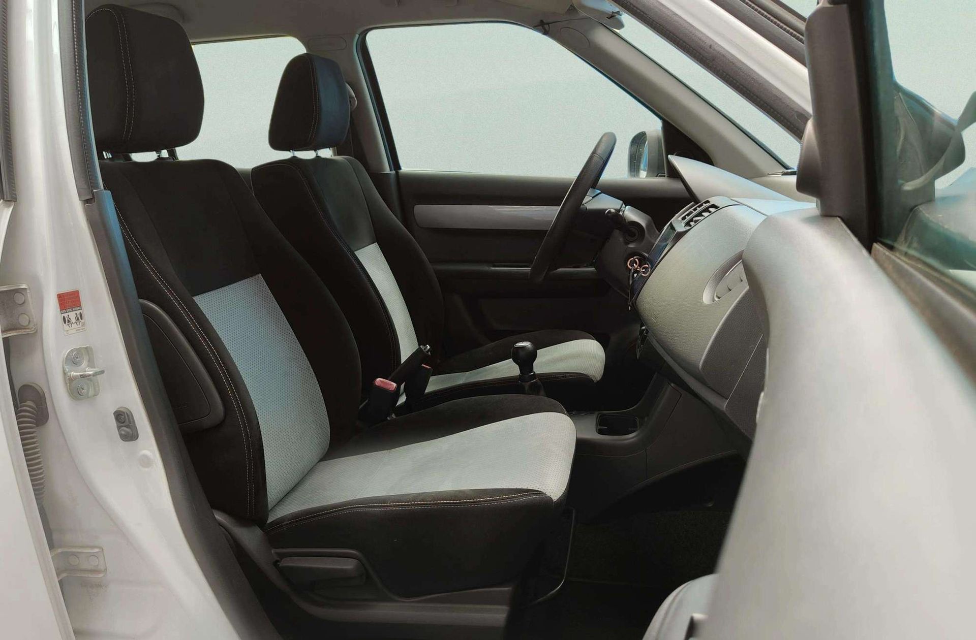 Suzuki Swift 1.3 GL - foto 16