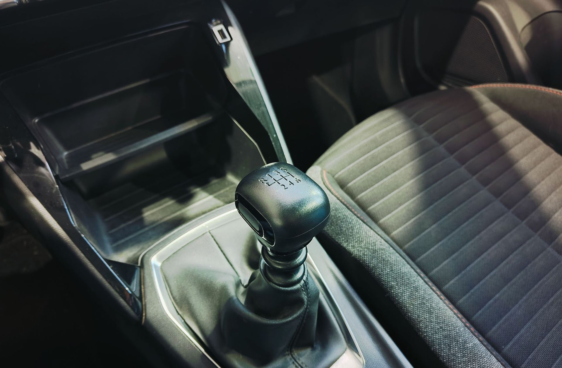Peugeot 2008 PureTech 100 Active Pack - foto 5