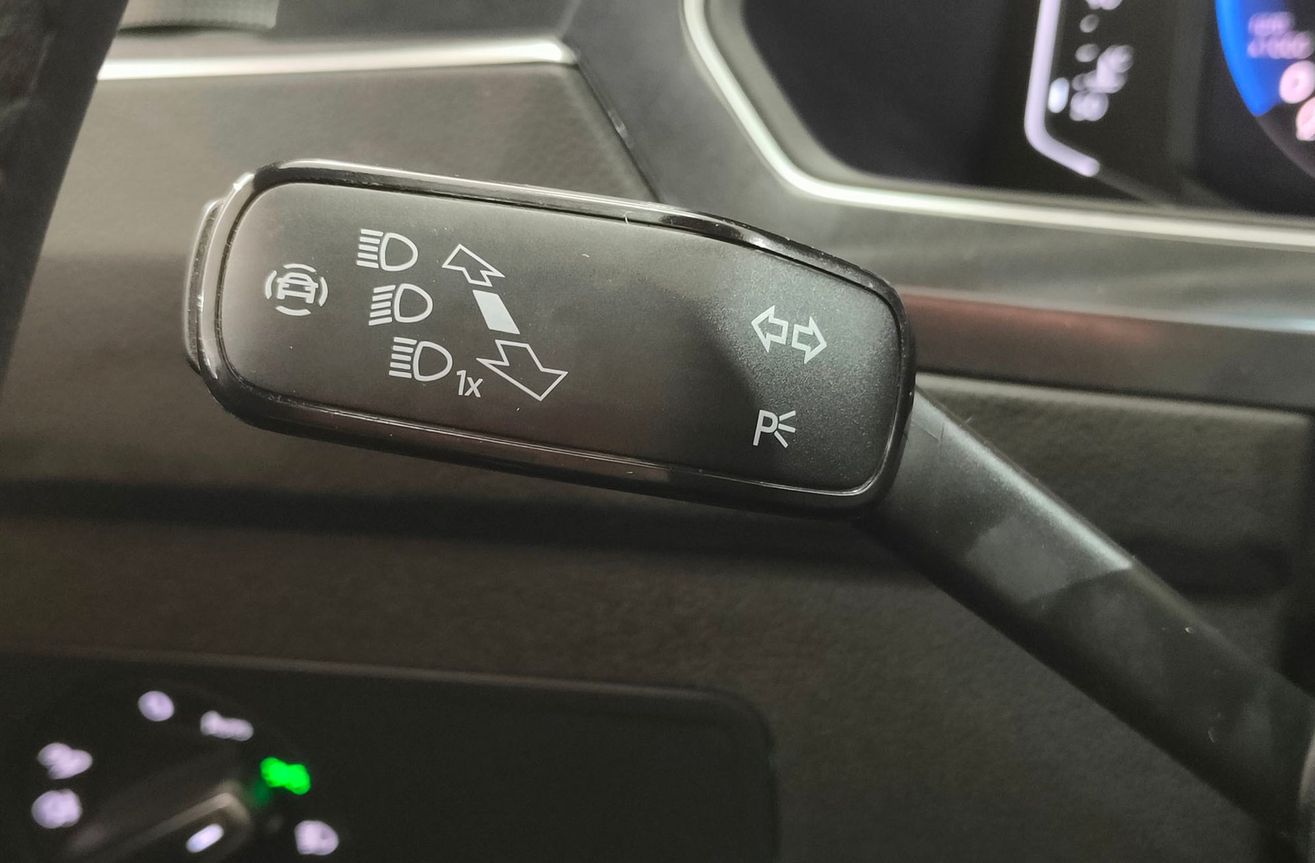 Volkswagen Tiguan R-Line 2.0 TDI 4Motion DSG - foto 31