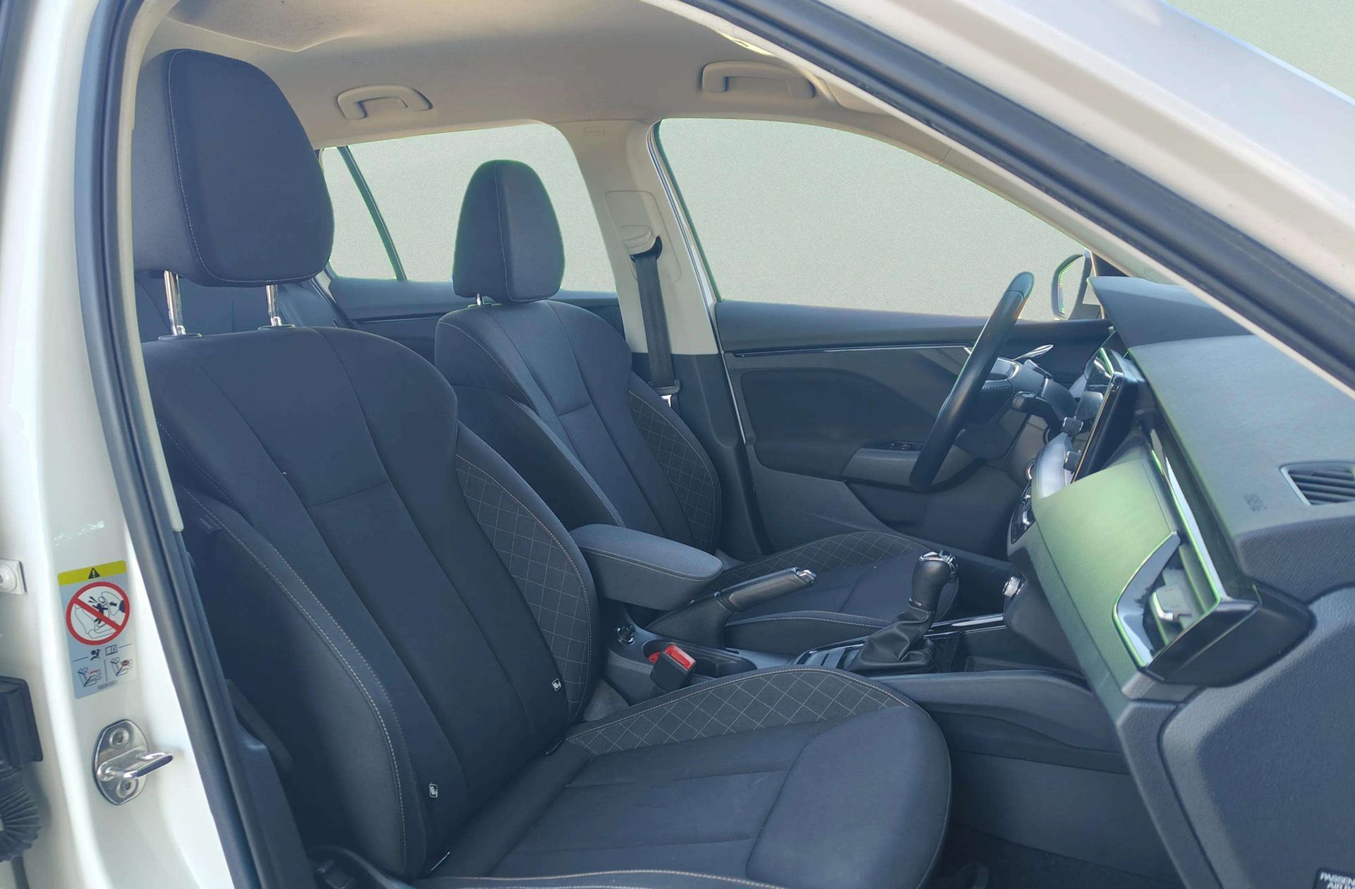 Škoda Kamiq 1.0 TSI Ambition DSG - foto 15