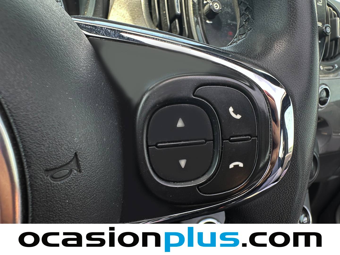 Equipamiento del Fiat 500C Fiat 500C 1.0 Hybrid Club (70 CV)