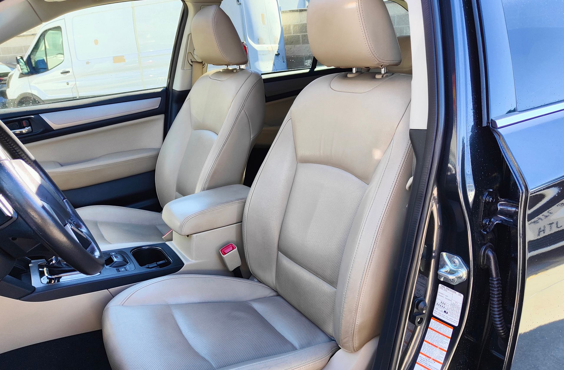 Subaru Outback 2.0 TD Executive Plus CVT Lineartron AWD - foto 12