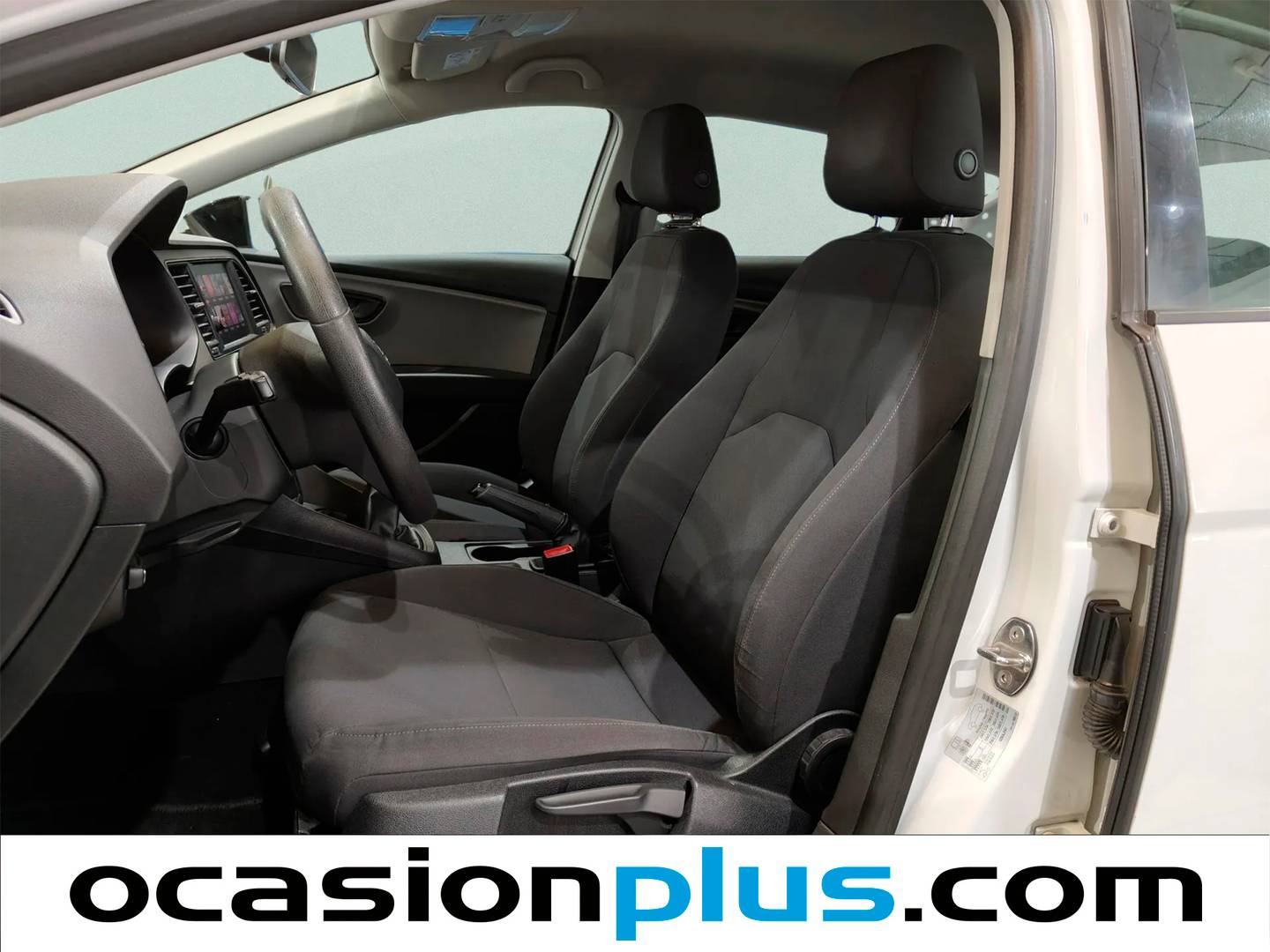 Foto asientos delanteros Seat León Seat León 1.6 TDI S&S Reference (115 CV)