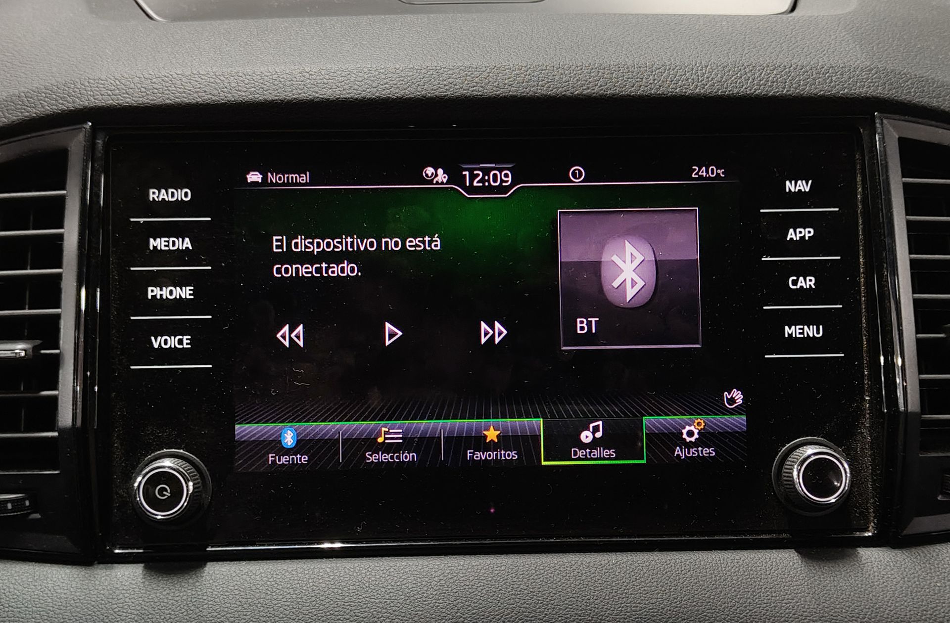 Škoda Karoq 1.5 TSI ACT Sportline DSG - foto 42