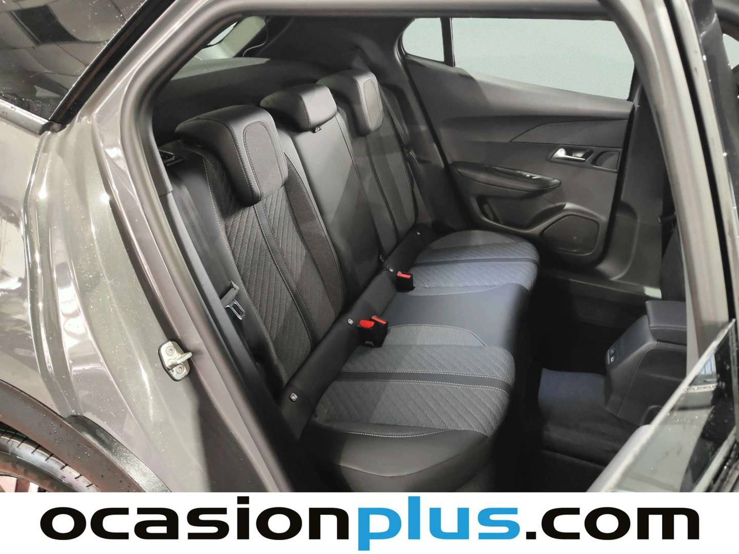 Foto Peugeot 2008 Peugeot 2008 Allure Hybrid eDCS6 (145 CV)