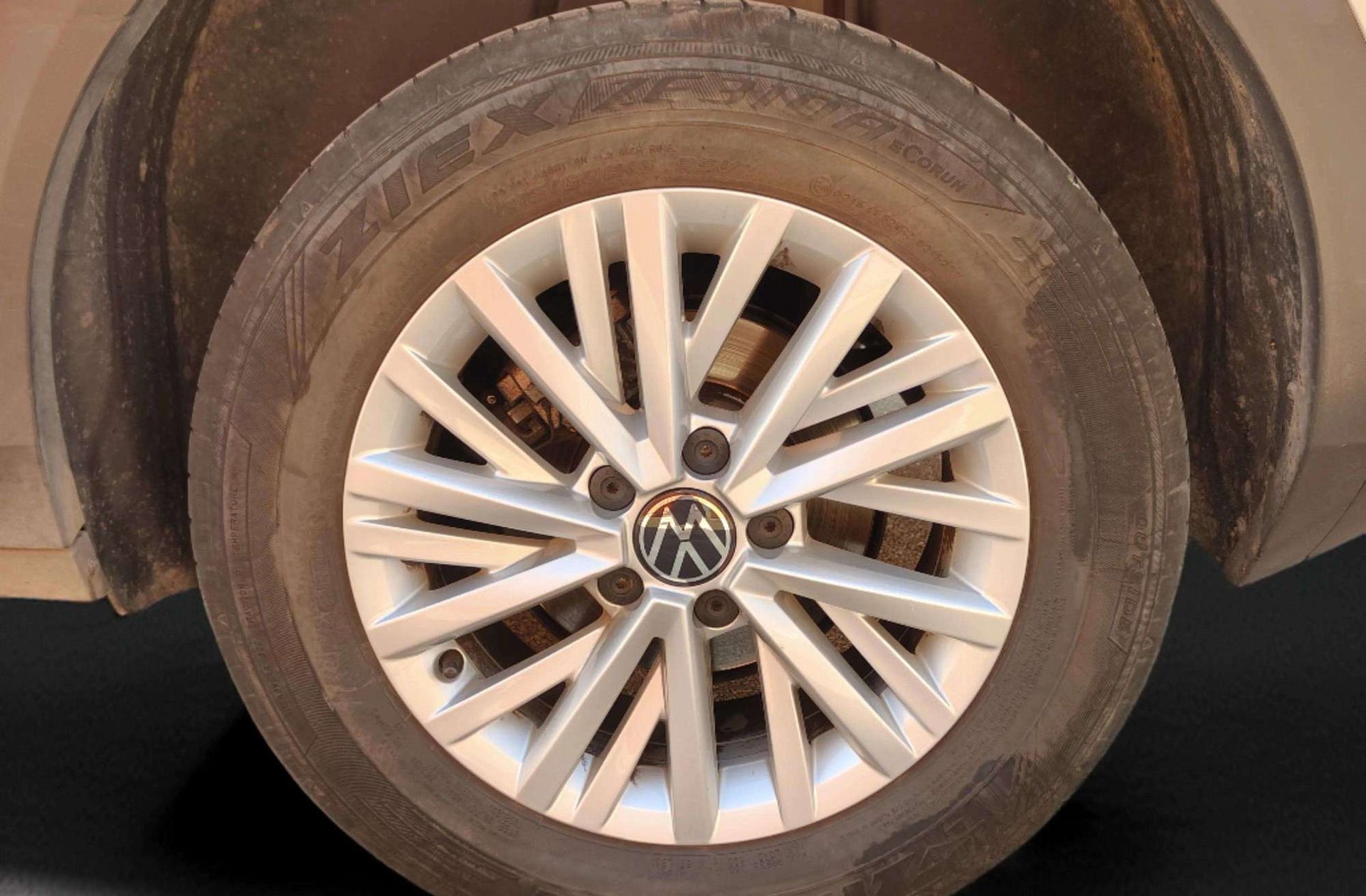 Volkswagen T-Roc 1.0 TSI - foto 32