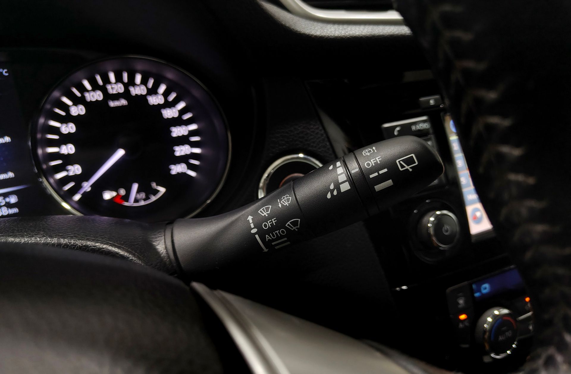 Nissan Qashqai DIG-T 115 N-Connecta 4x2 - foto 30