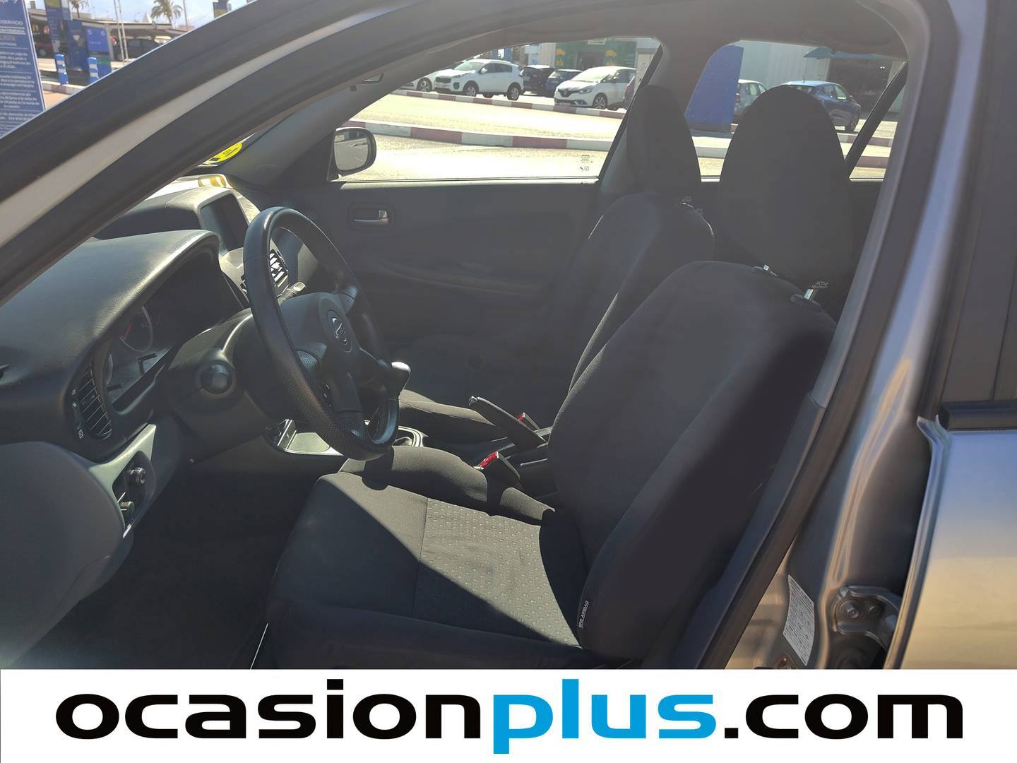 Foto asientos delanteros Nissan Almera Nissan Almera 1.5 Line Up (98 CV)