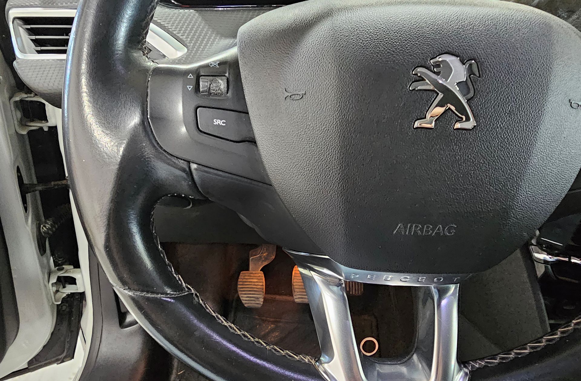 Peugeot 208 BlueHDi 100 Tech Edition - foto 25