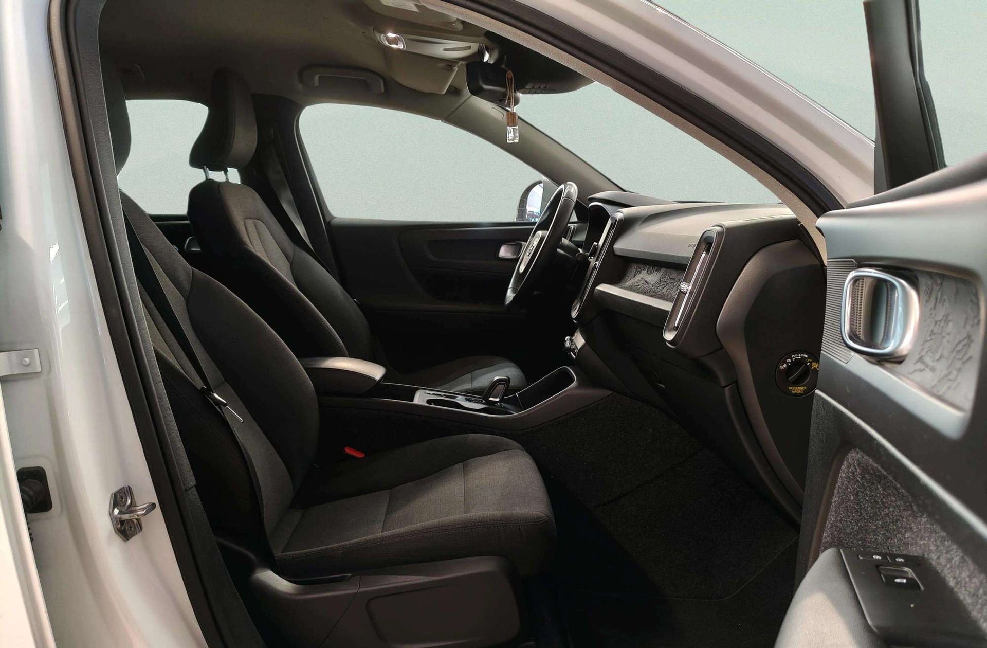 Volvo XC40 T3 - foto 18