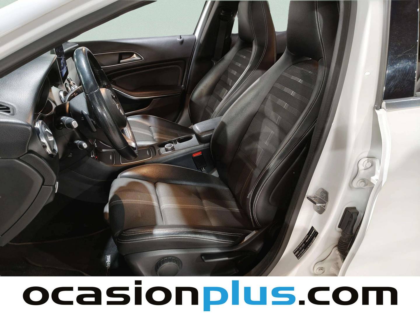 Foto asientos delanteros Mercedes GLA Mercedes GLA 180 (122 CV)