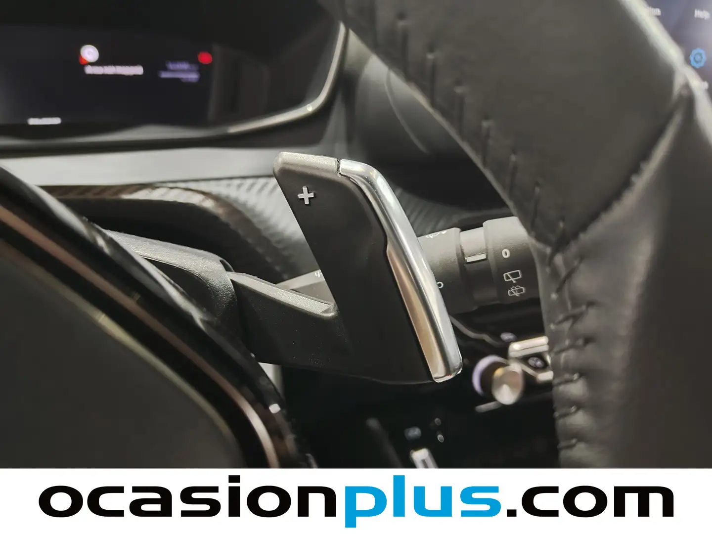 Foto Peugeot 2008 Peugeot 2008 Allure Hybrid eDCS6 (136 CV)