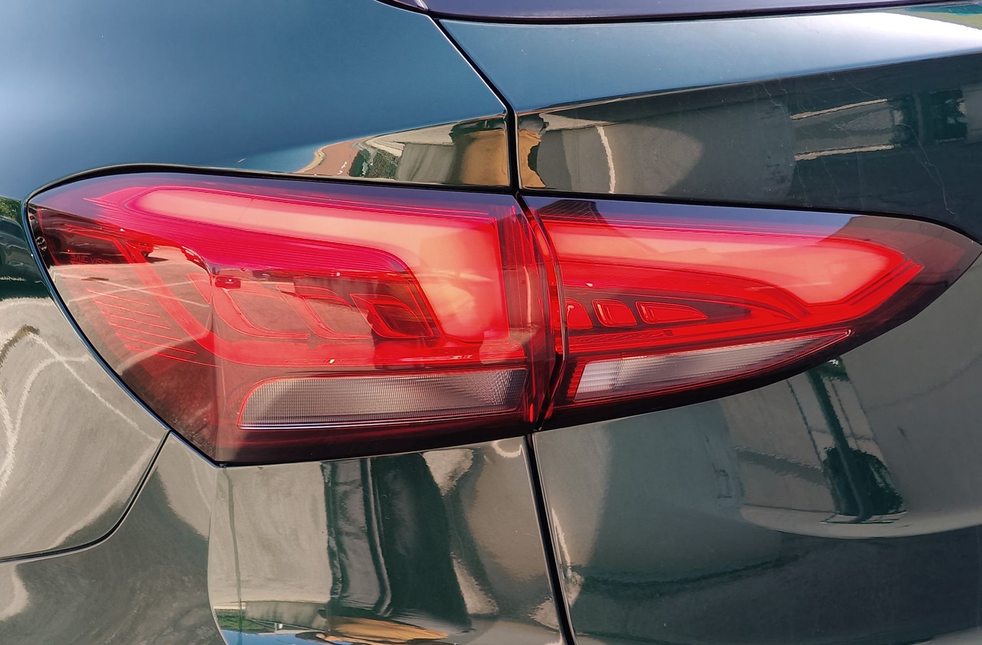 MG ZS 1.5 Hybrid+ Luxury - foto 15