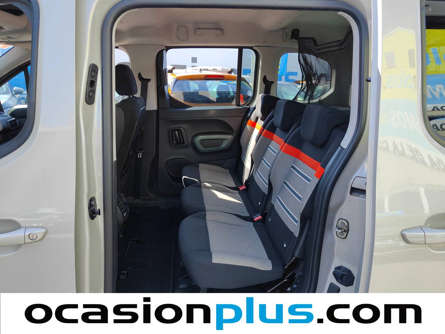 Foto asientos traseros Citroën Berlingo Citroen Berlingo Combi PureTech 110 Talla M Shine (110 CV)