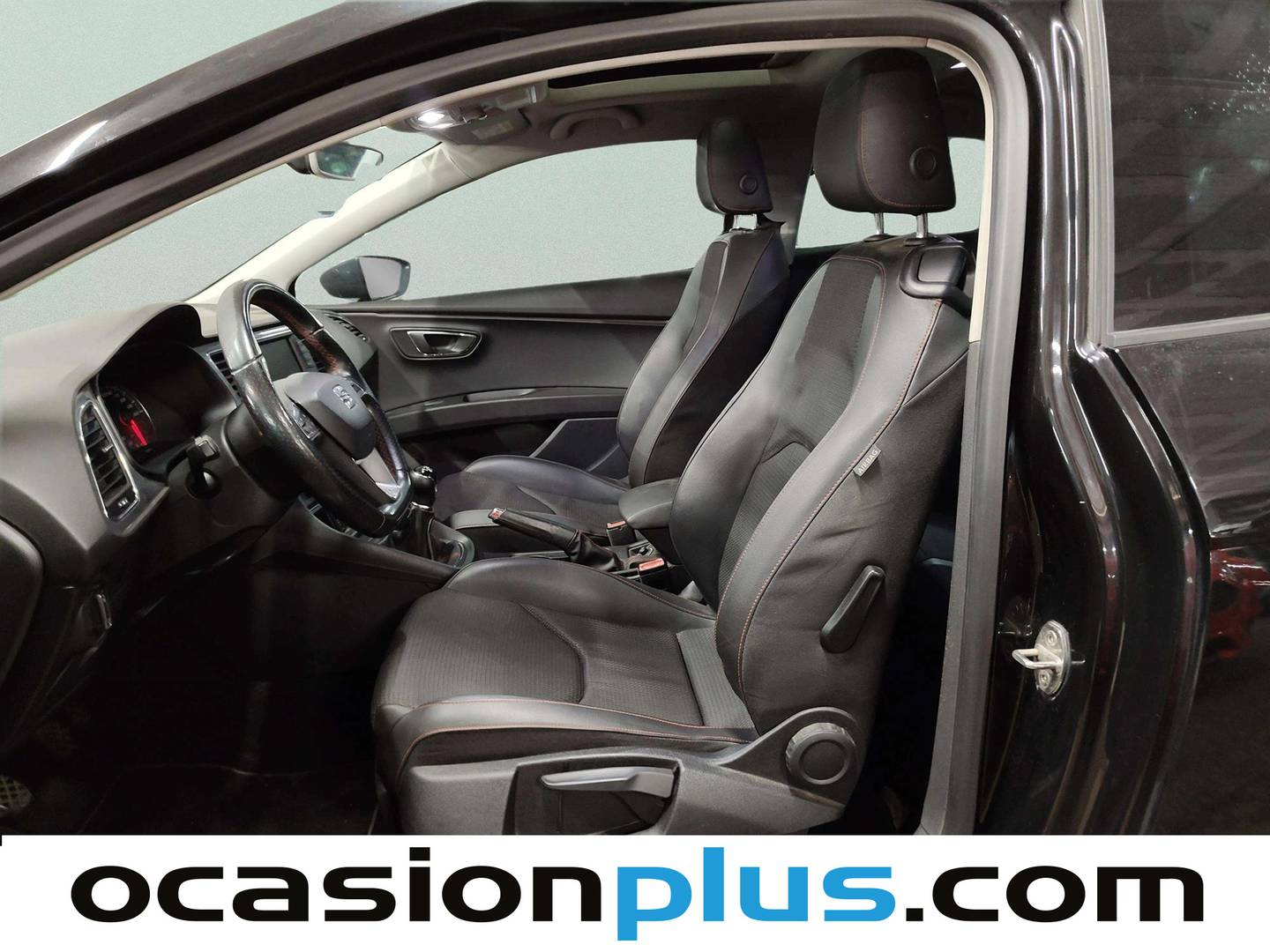 Foto asientos delanteros Seat León Seat León SC 2.0 TDI S&S FR (184 CV)