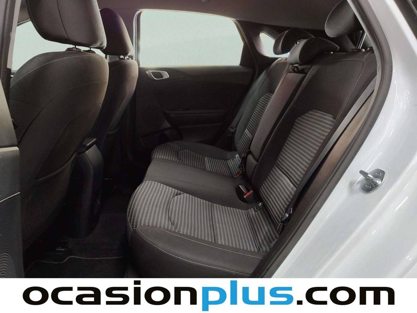 Foto asientos traseros KIA Ceed KIA Ceed 1.0 T-GDI Drive (100 CV)