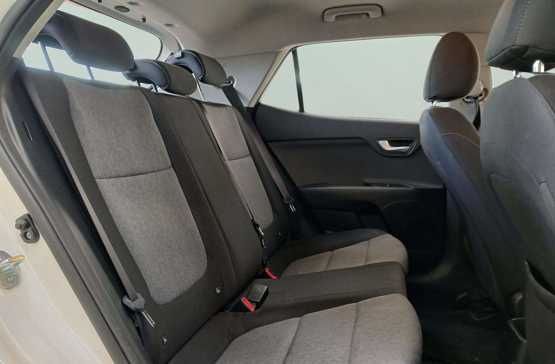 Kia Stonic 1.0 T-GDi MHEV iMT Concept - foto 14