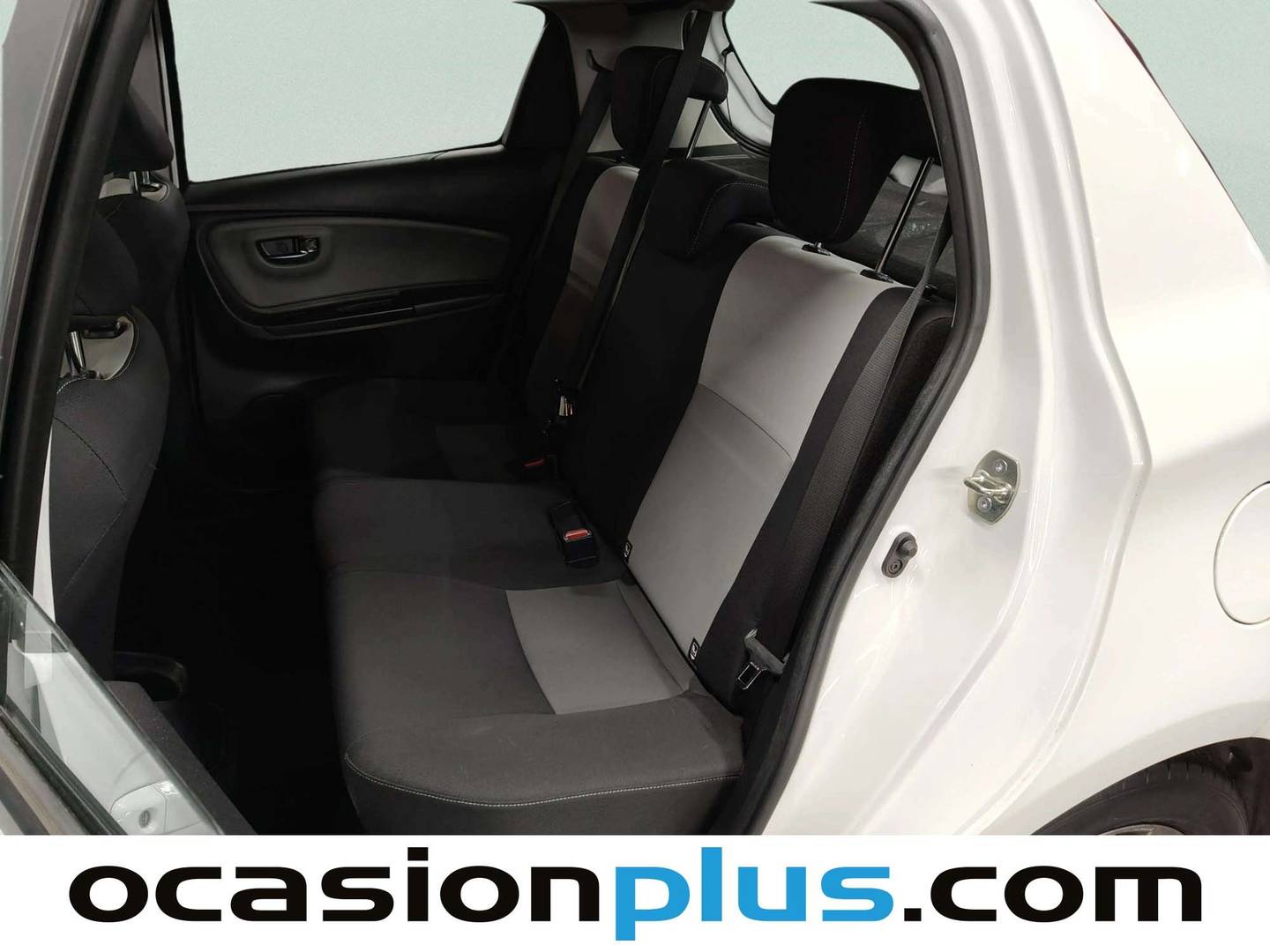 Foto asientos traseros Toyota Yaris Toyota Yaris 1.5 Active (111 CV)