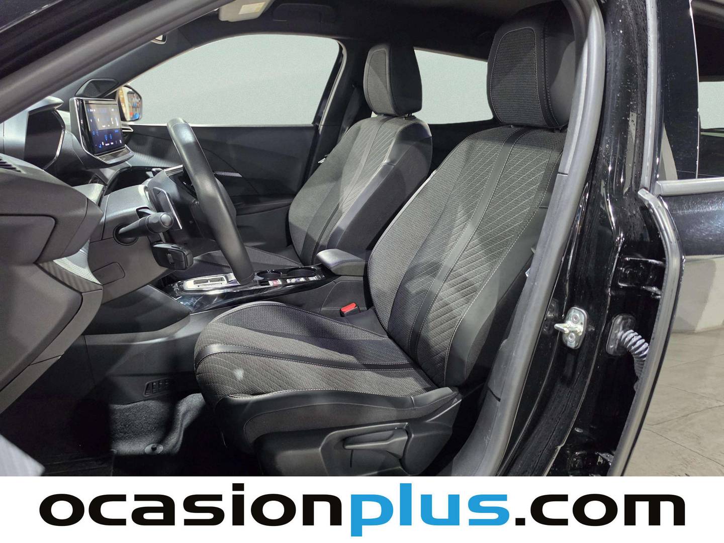 Foto asientos delanteros Peugeot 2008 Peugeot 2008 Allure Hybrid eDCS6 (145 CV)