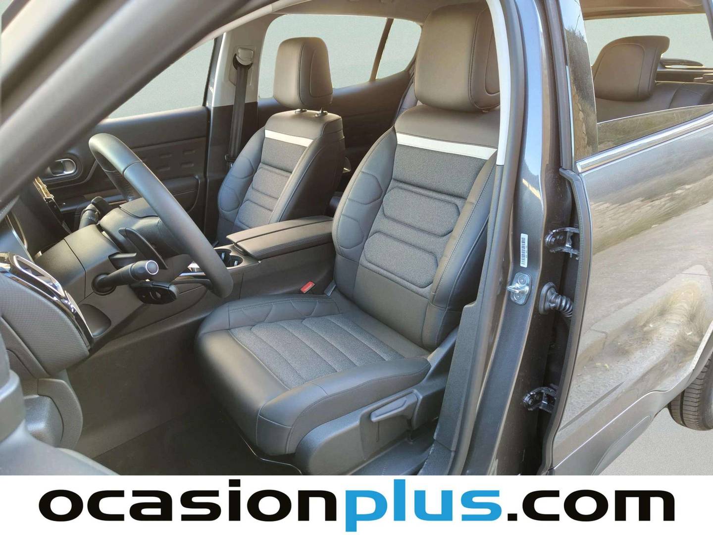 Foto Citroën C5 Aircross Citroen C5 Aircross Plug-in Hybrid 180 Plus e-EAT8  (180 CV)